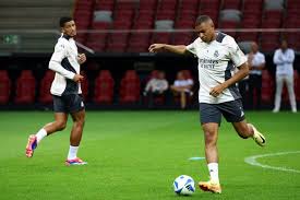 自由式滑雪——国际雪联世界杯（利维尼奥站）：女子双人雪上技巧赛况.